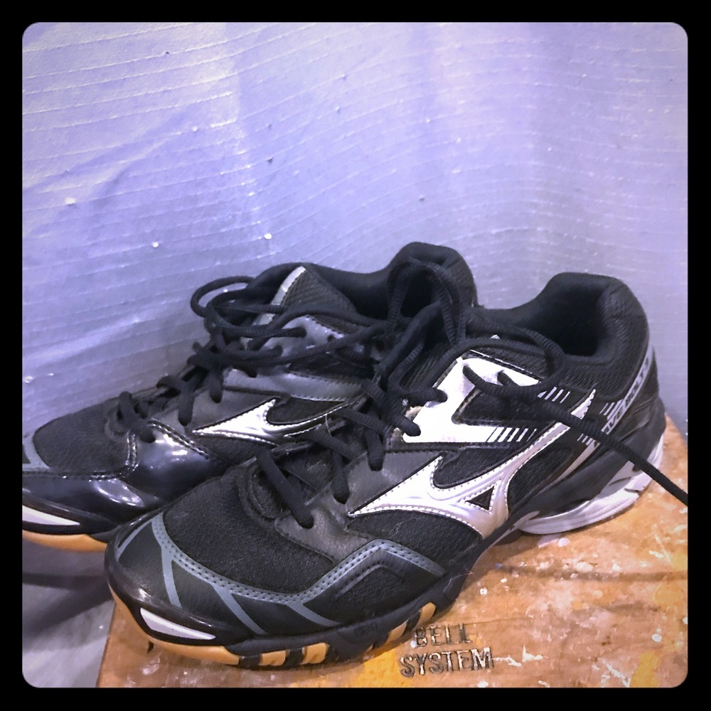 Volleyball shoes